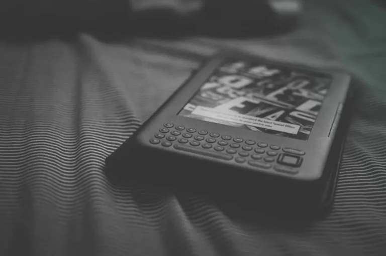Paperback vs Ebook: Which Is Better?