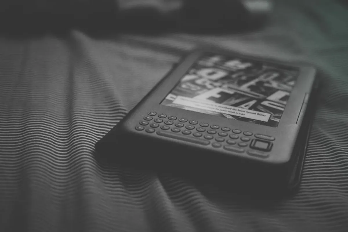 Paperback vs Ebook: Which Is Better?